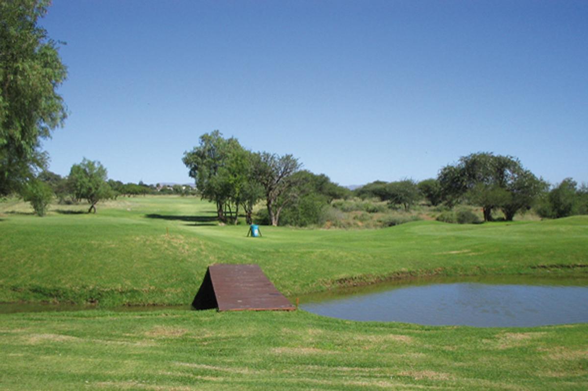 Beautiful Studio! Modern, Secure,Comfy Stay In Windhoek Golf Estate Exterior photo